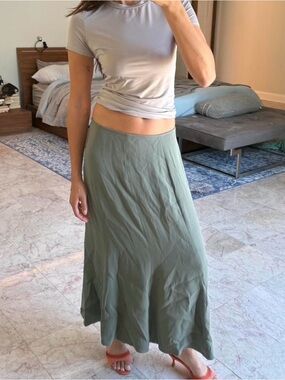 Eileen Fisher Green Crepe Silk Skirt